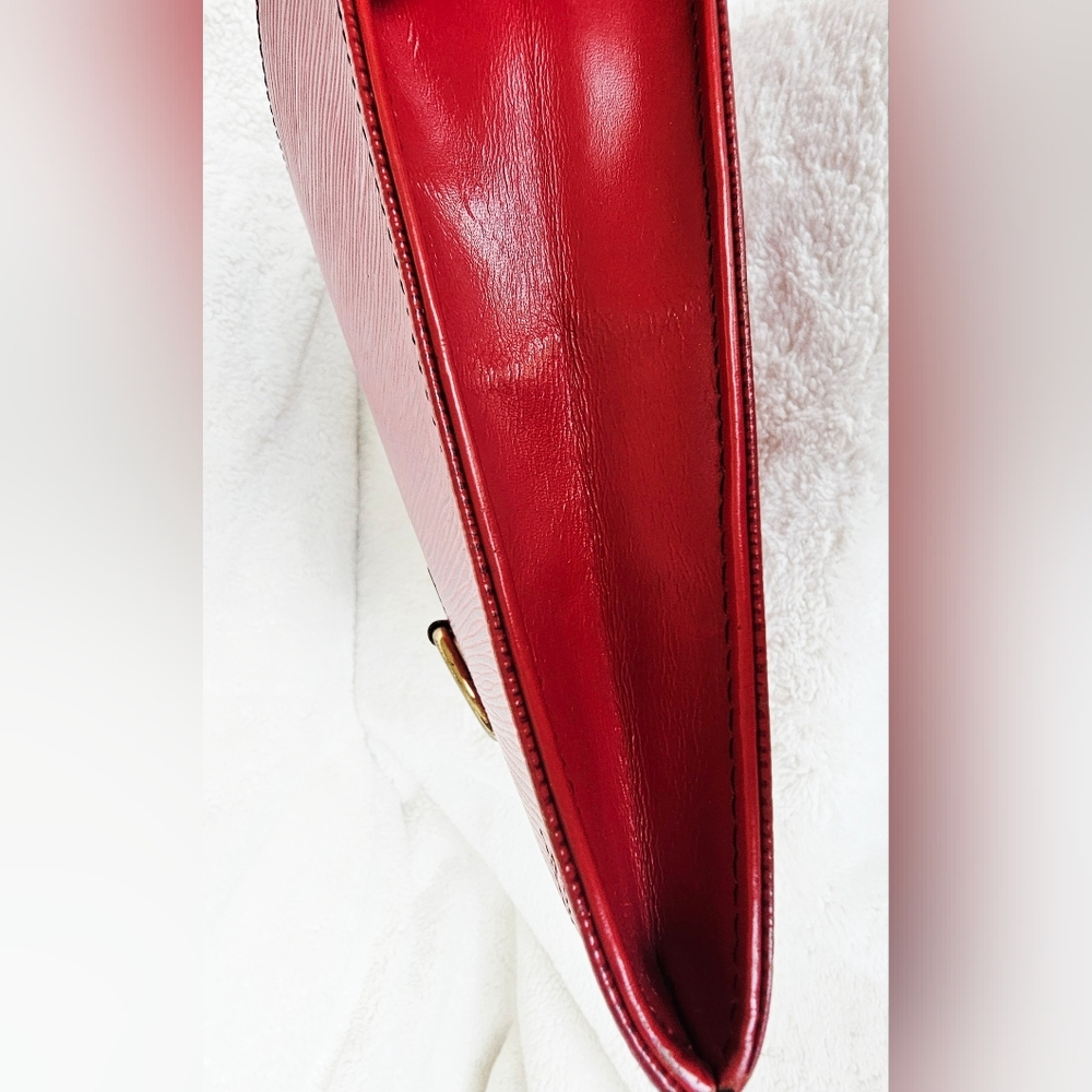 Louis Vuitton Elegant Red Epi Leather Clutch Bag - Picture 8 of 13